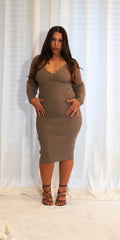 HENLEY SWEATER KNIT LONG SLEEVE MIDI DRESS | LIGHT MOCHA