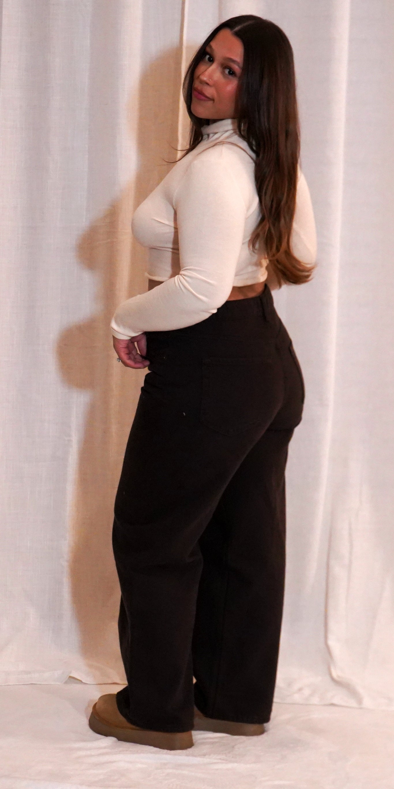 DRAPE TURTLENECK CROPPED KNIT SWEATER | LIGHT KHAKI