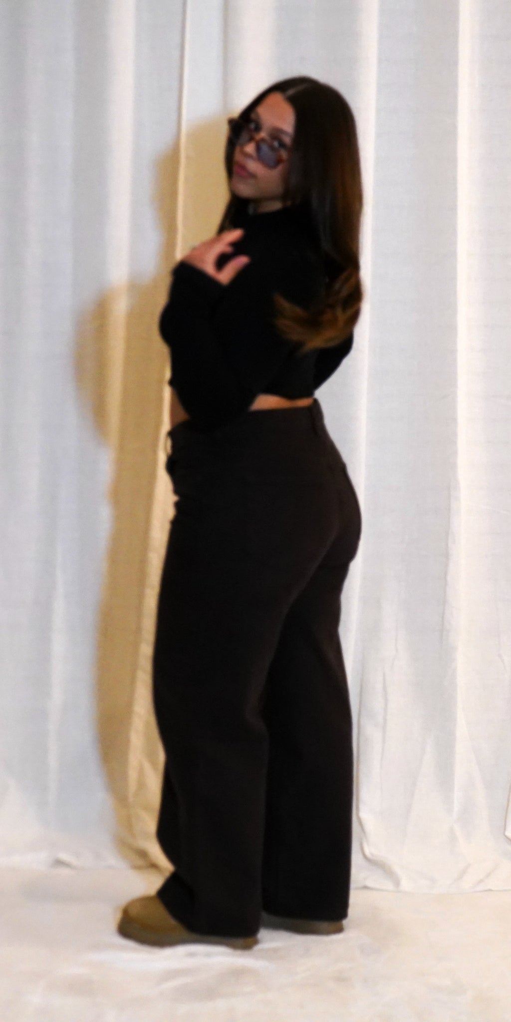 DRAPE TURTLENECK CROPPED KNIT SWEATER | BLACK