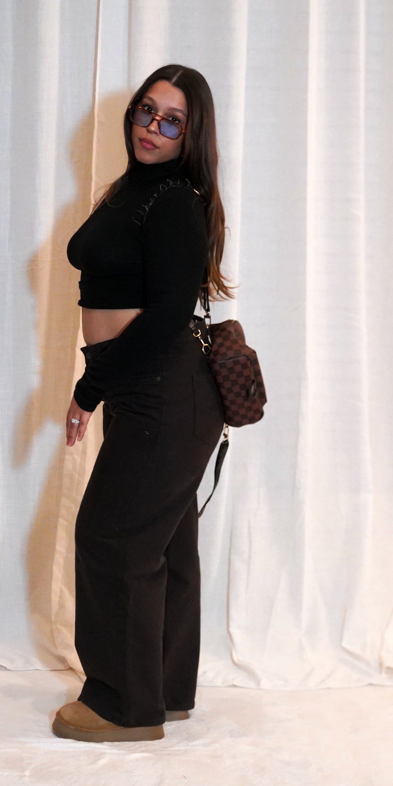 DRAPE TURTLENECK CROPPED KNIT SWEATER | BLACK