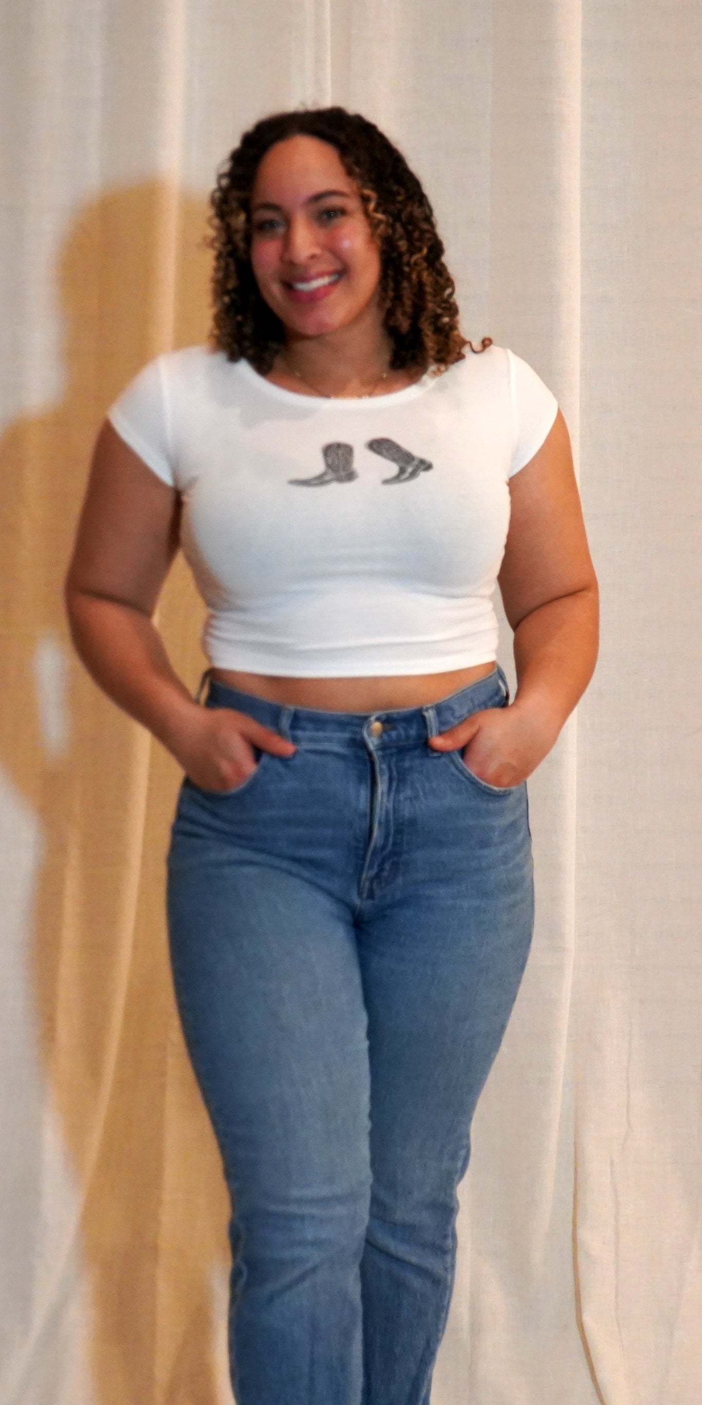 WESTERN BOOT PRINT SHORT SLEEVE KNIT CROP TOP | WHITE