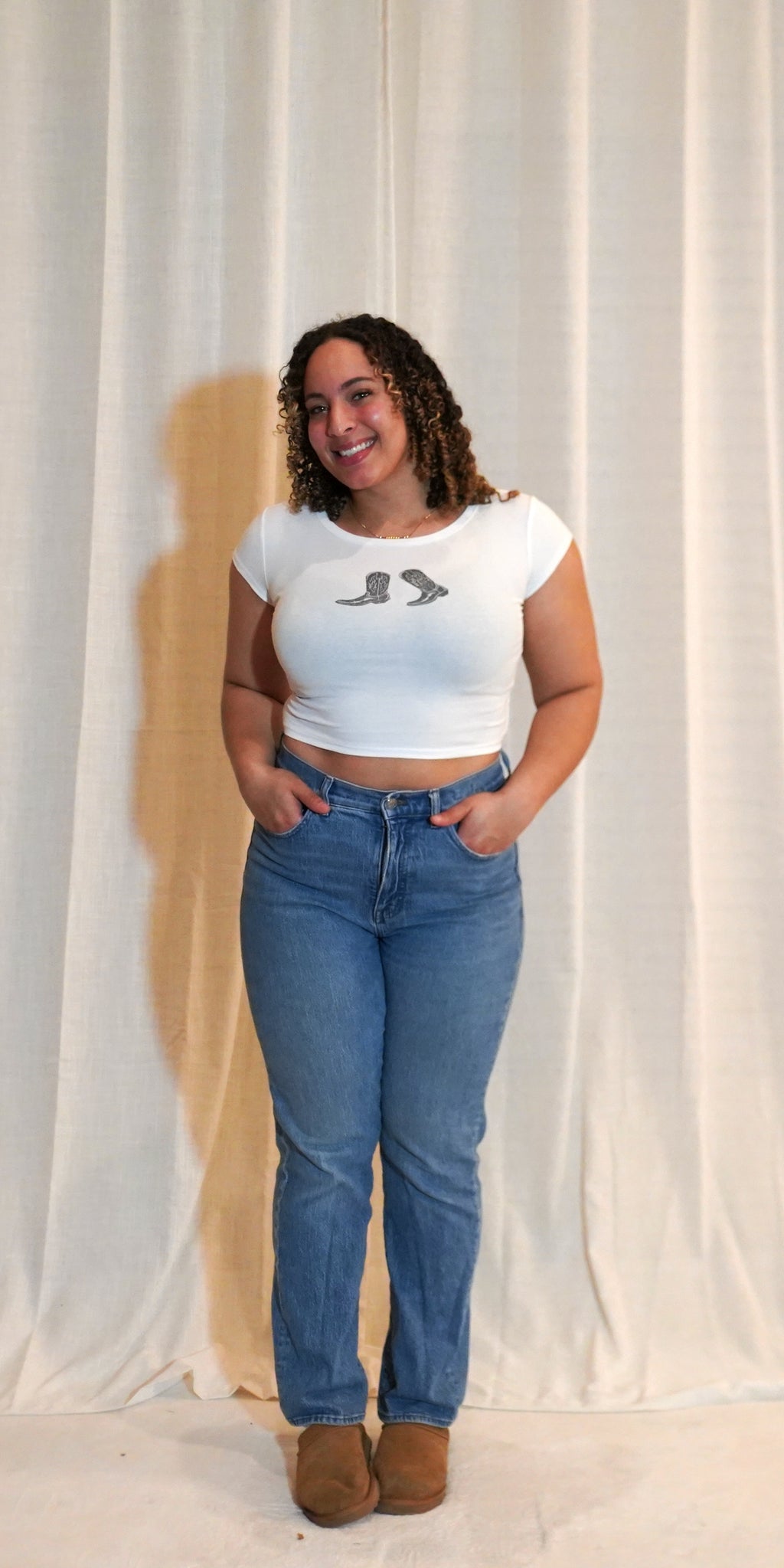 WESTERN BOOT PRINT SHORT SLEEVE KNIT CROP TOP | WHITE